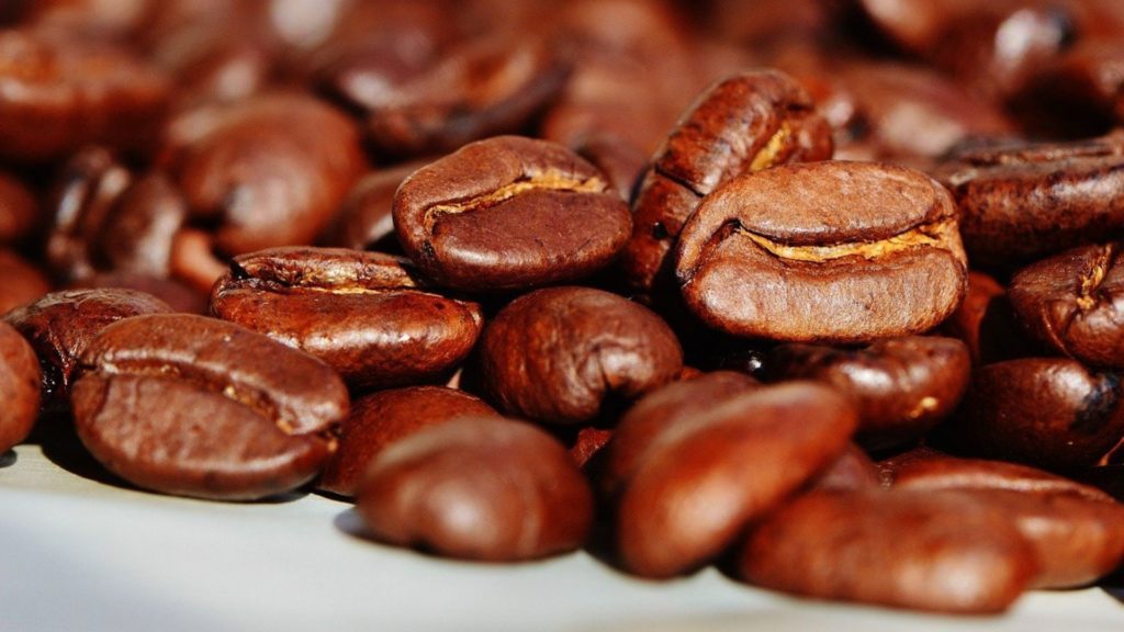 大粒のコーヒー豆